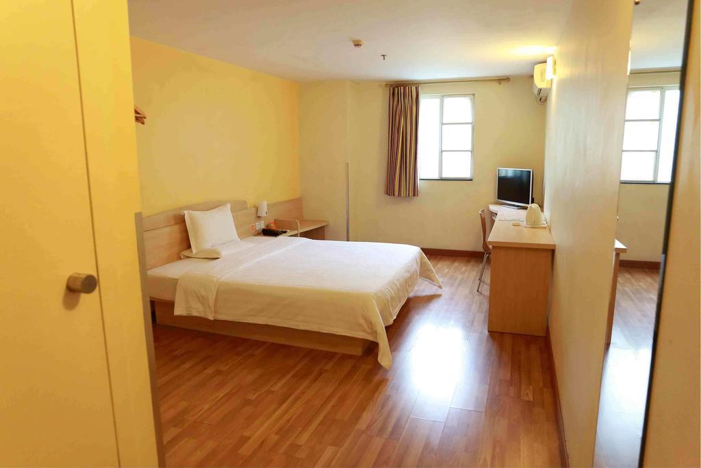 7Days Inn Guangzhou Shijing Jinbi Xincheng Exteriör bild