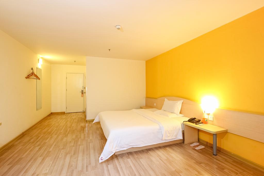 7Days Inn Guangzhou Shijing Jinbi Xincheng Exteriör bild