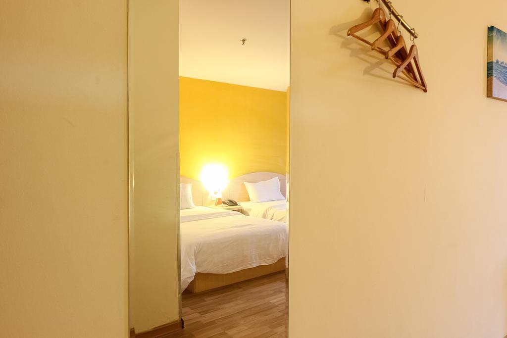 7Days Inn Guangzhou Shijing Jinbi Xincheng Exteriör bild